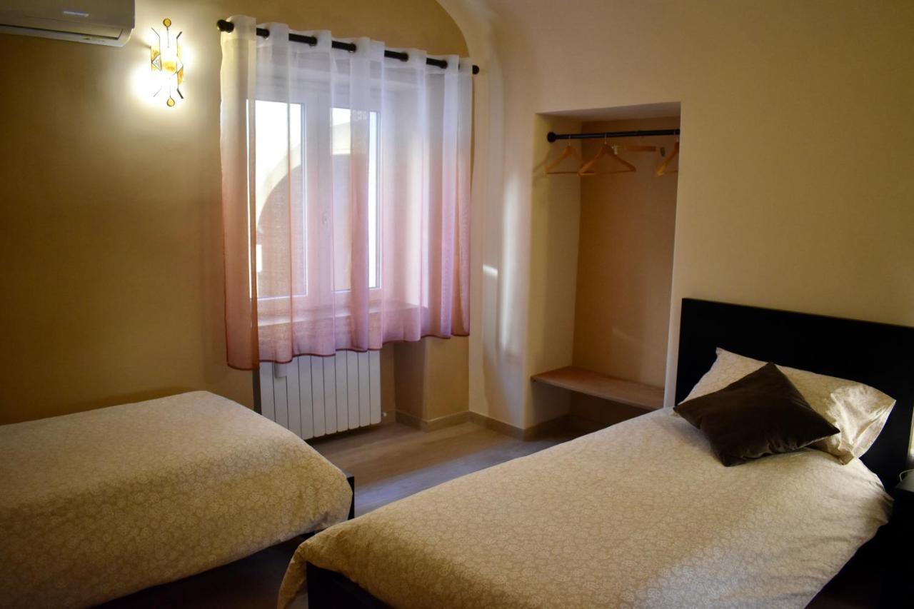 Dimora Normanna Bed and Breakfast Aversa Exteriör bild