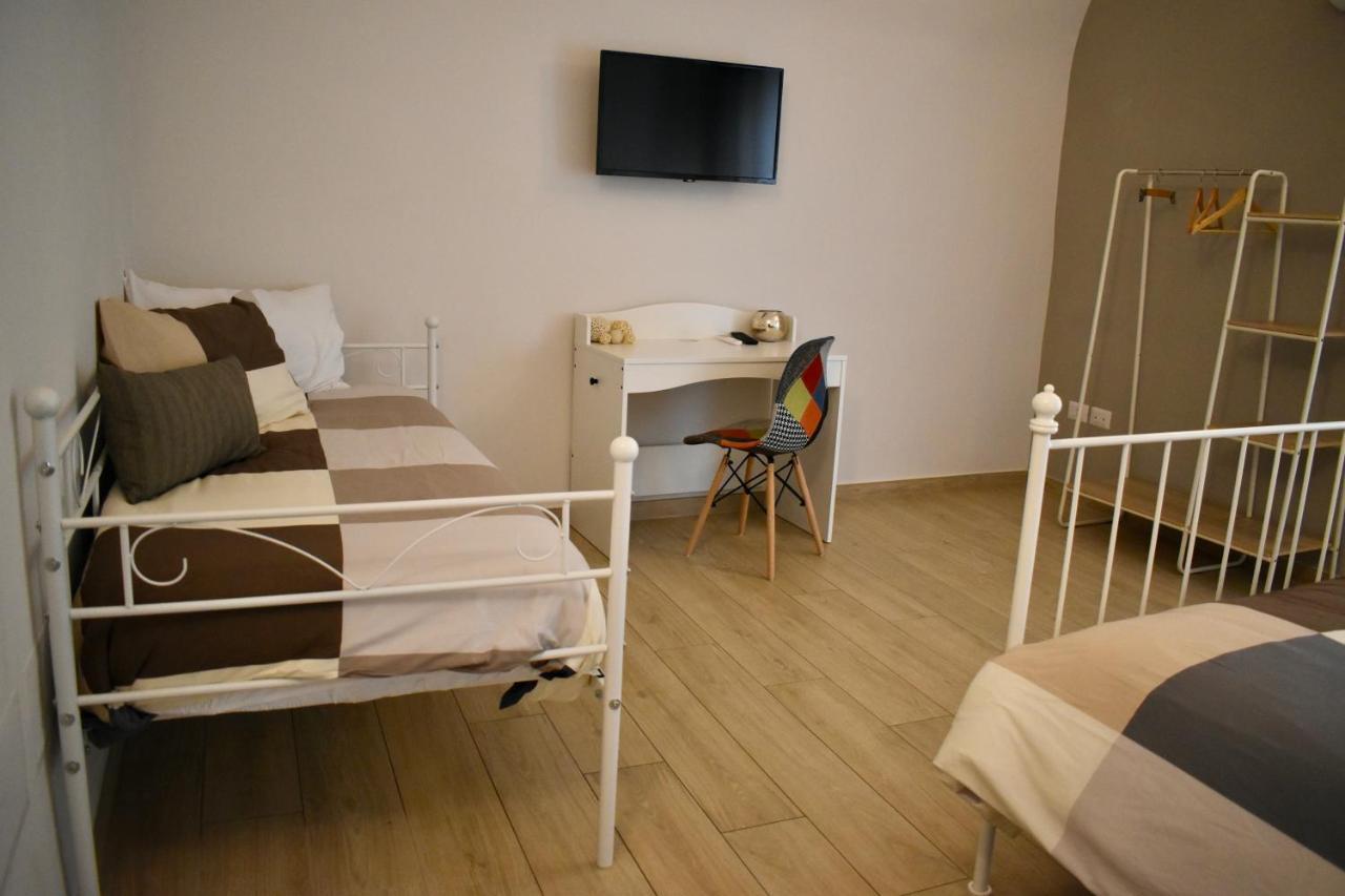 Dimora Normanna Bed and Breakfast Aversa Exteriör bild